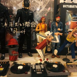 二个男人和一个女人肛交视屏
