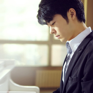 二个男人和一个女人肛交视屏
